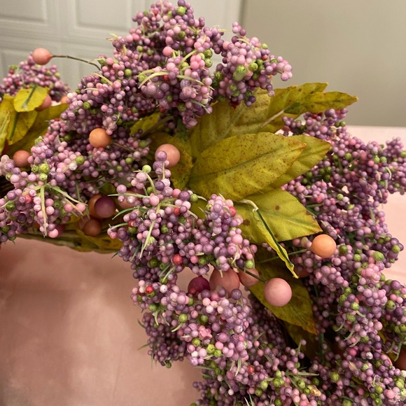 Purple and Pink Coloured Berry Wreath - Picture 3 of 7